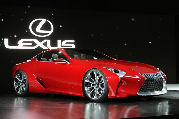 Lexus LFA имеет V-образный десятицилиндровый двигатель объёмом 4,8 л